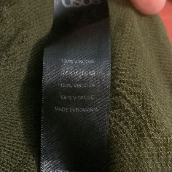 ASOS Olive green v-neck sleeveless blouse - Picture 4 of 4